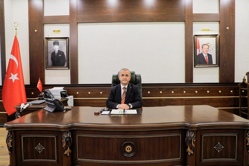 Vali Hatipoğlu’ndan “10 Kasım Atatürk’ü Anma Günü” Mesajı 